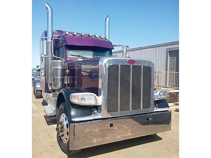 2022-peterbilt-379-image-2