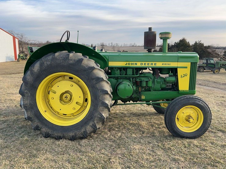john-deere-820-image-6