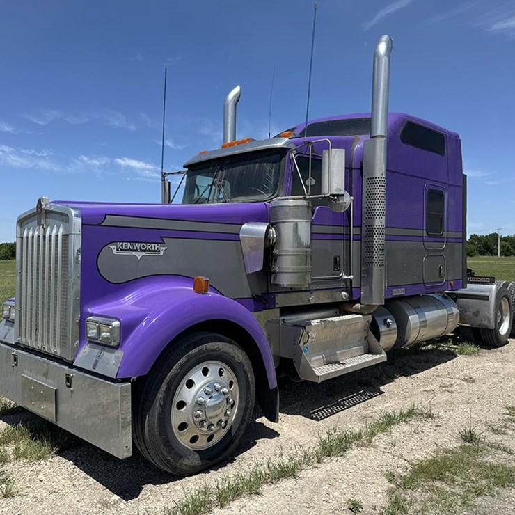 2019 KENWORTH W900L