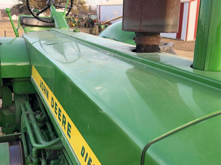 john-deere-820-image-12
