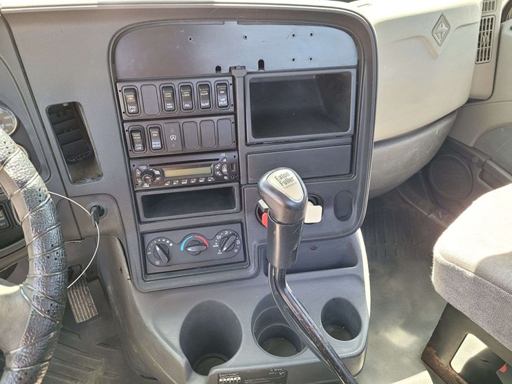 2013-international-prostar-image-16