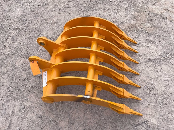 2026-caterpillar-305-image-4