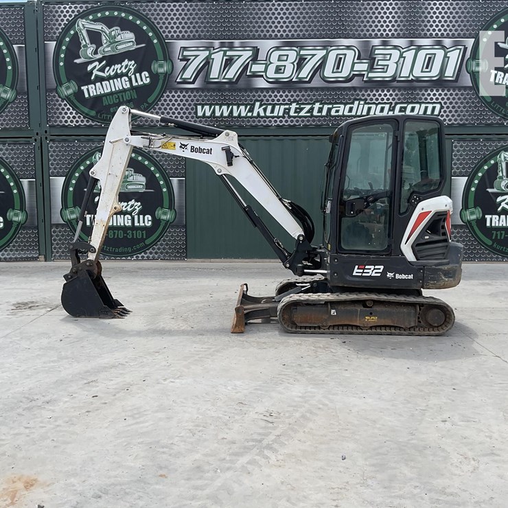 2021 BOBCAT E32i