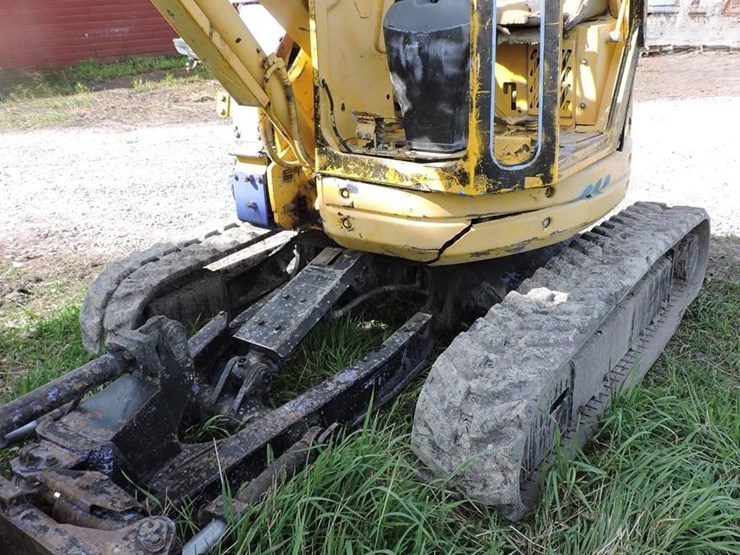 komatsu-pc38uu-image-3