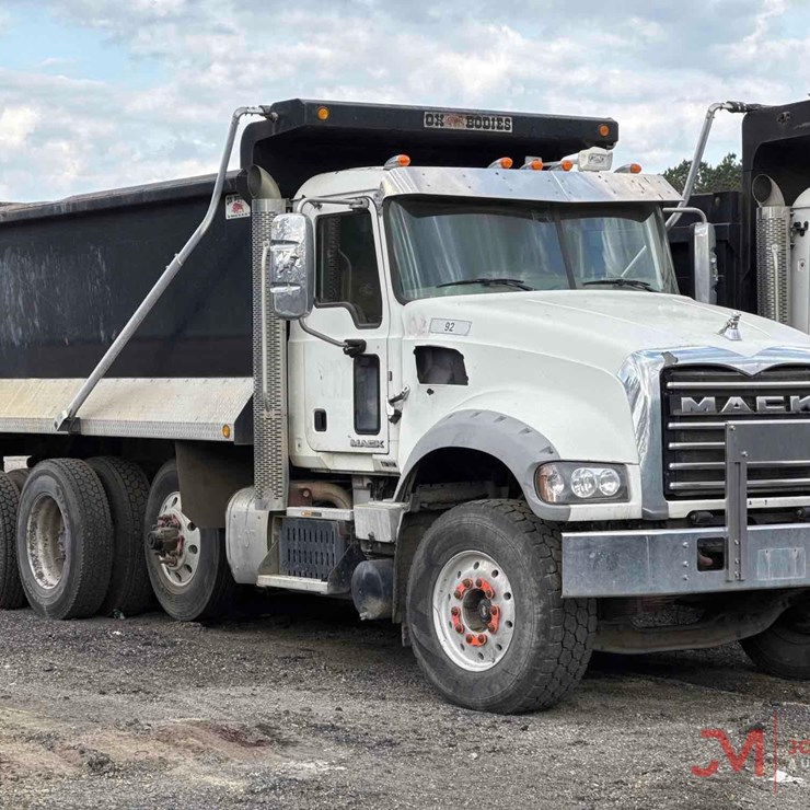 2016 MACK GU713 GRANTIE TRI AXLE DUMP TRUCK