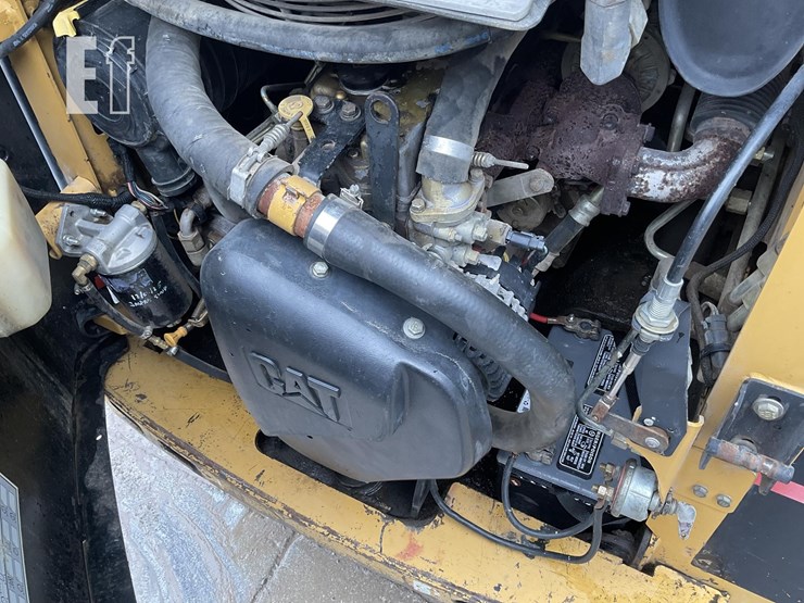 2006-caterpillar-242b-image-16