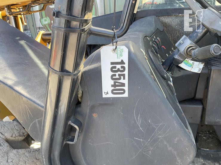 2013-caterpillar-tl943c-image-16