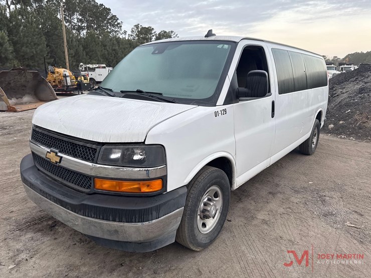 2020-chevrolet-3500-image-4