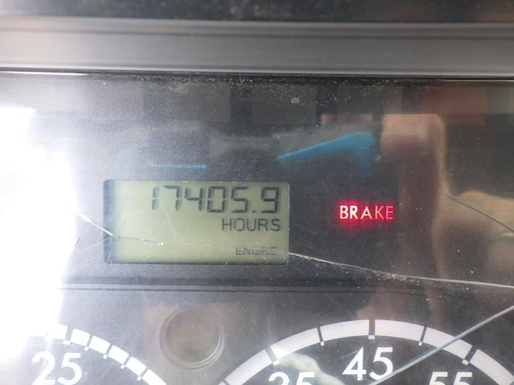 2012-freightliner-cascadia-125-image-86