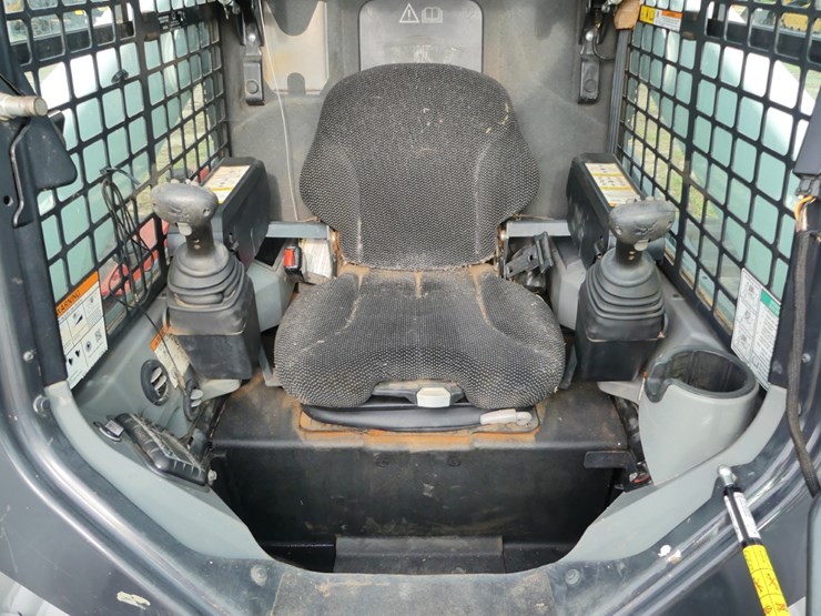 2023-bobcat-t770-image-12