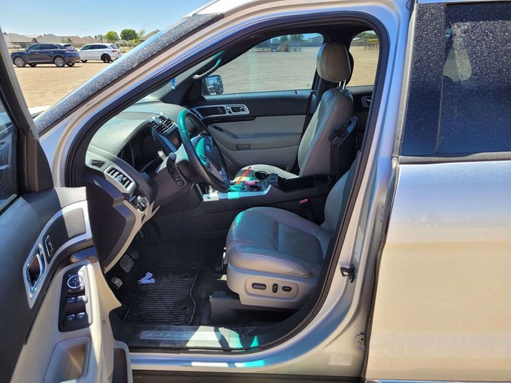 2013-ford-explorer-limited-image-12