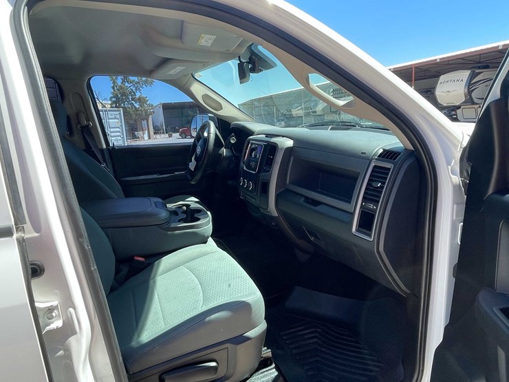 2016-dodge-2500-image-71