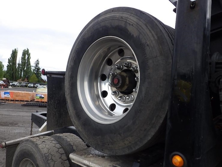 2017-kenworth-t800-image-25