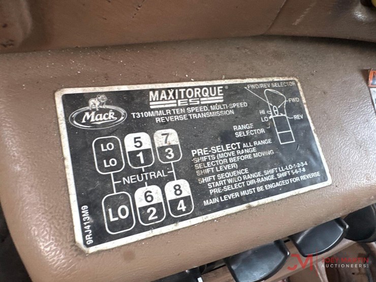 2007-mack-gv713-grantie-tri-axle-dump-truck-image-28