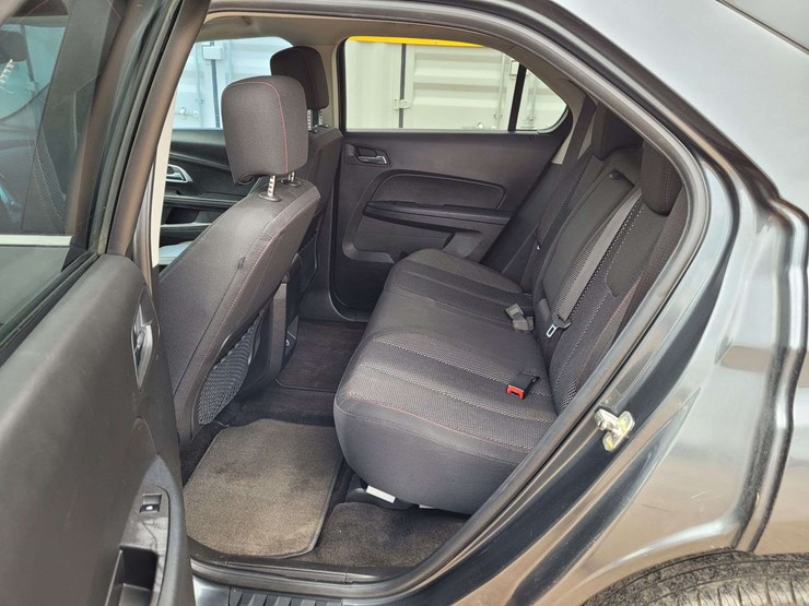 2011-chevrolet-equinox-lt-image-10
