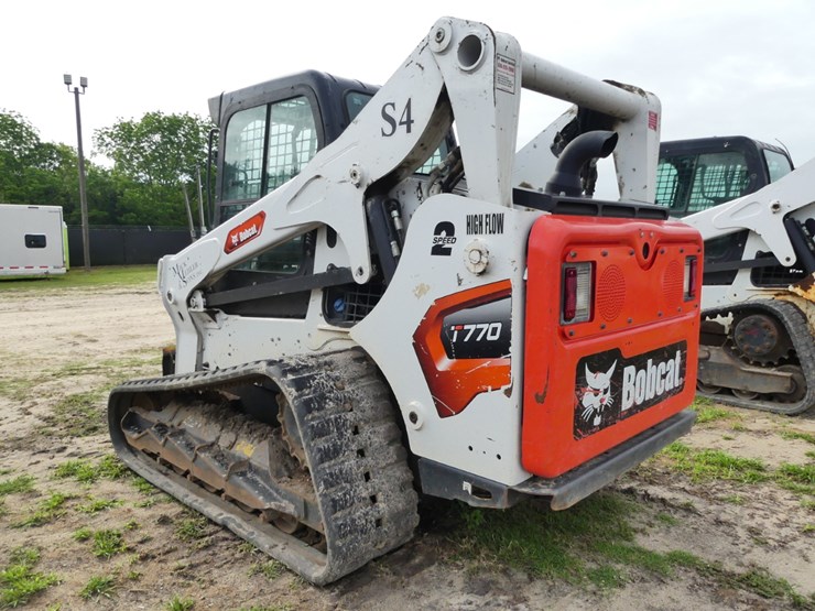 2023-bobcat-t770-image-3
