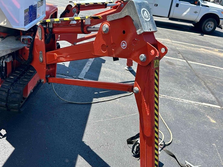 2021-easy-lift-r210-image-17