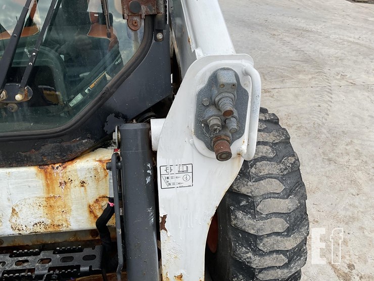 2014-bobcat-s650-image-11