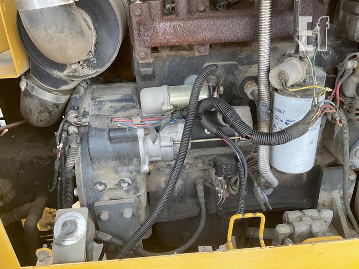 2004-volvo-g86-image-15