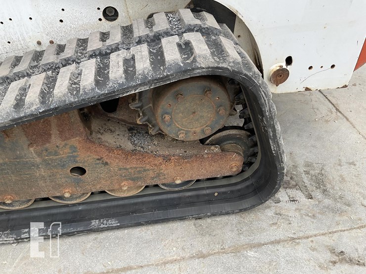 2010-bobcat-t300-image-9