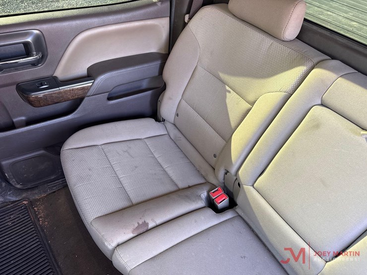 2017-chevrolet-1500-image-25