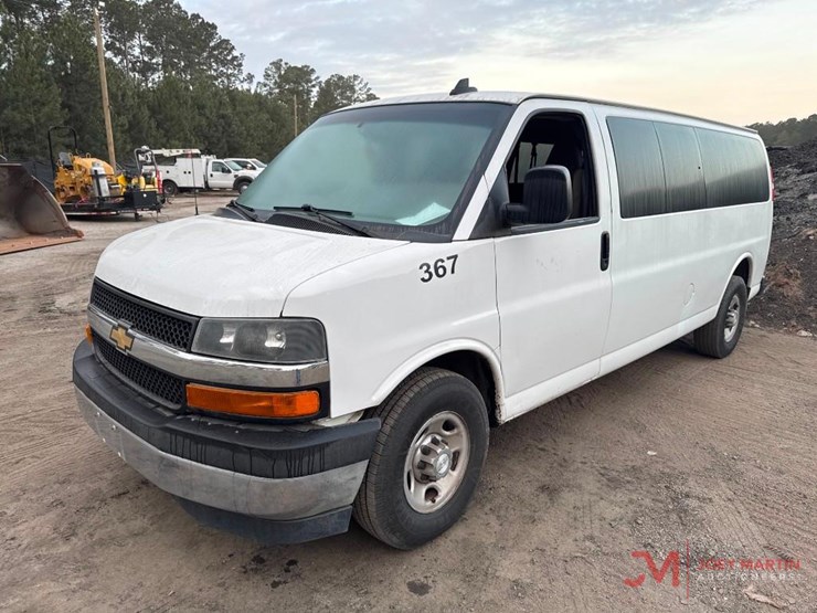 2018-chevrolet-3500-image-4