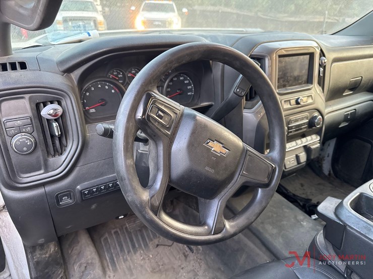 2021-chevrolet-silverado-2500-image-21