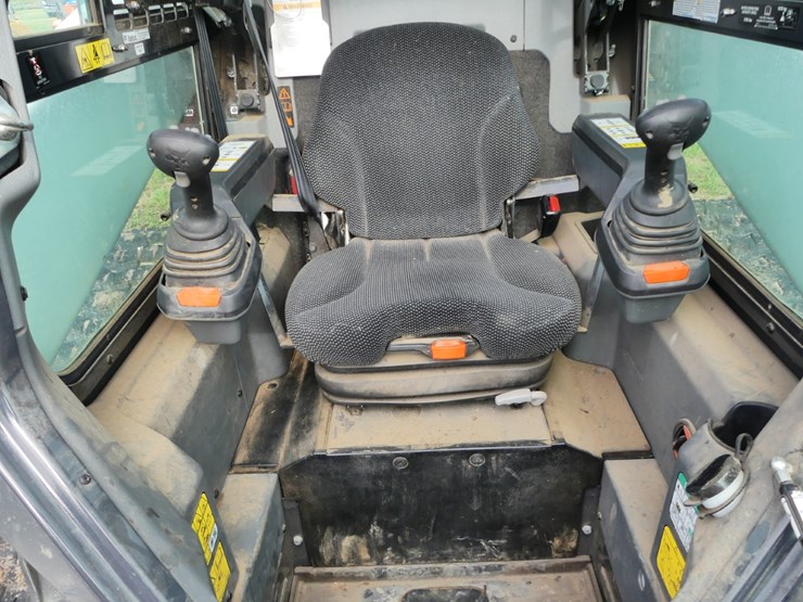 2025-bobcat-t86-image-12