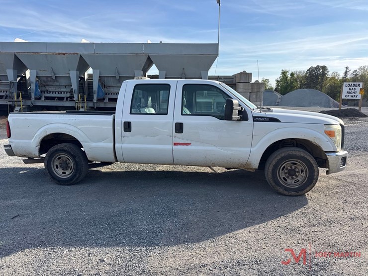 2015-ford-f250-xl-image-2