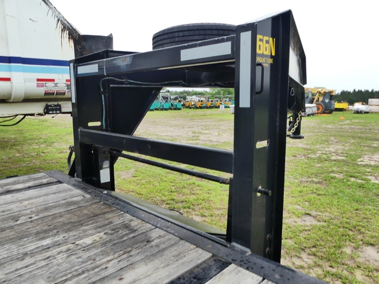 2023-big-tex-16gn-102''x40'-gooseneck-trailer-image-4
