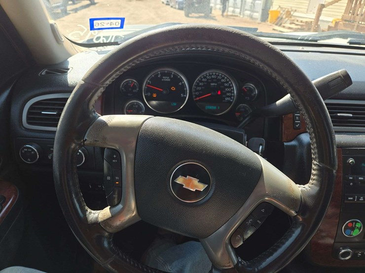 2011-chevrolet-silverado-2500-image-15
