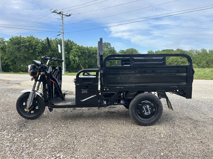 sd-launch-electric-trike-image-1