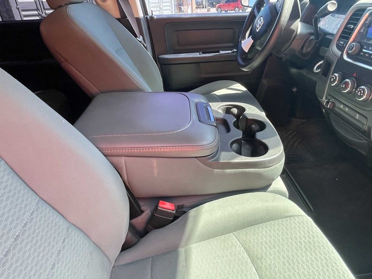 2016-dodge-2500-image-74