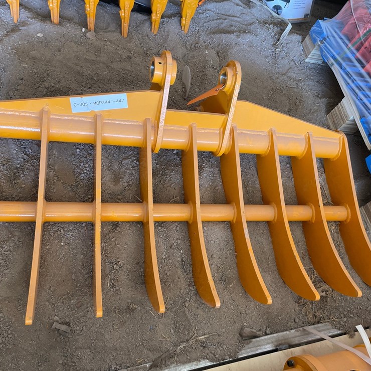 2026 CATERPILLAR 305