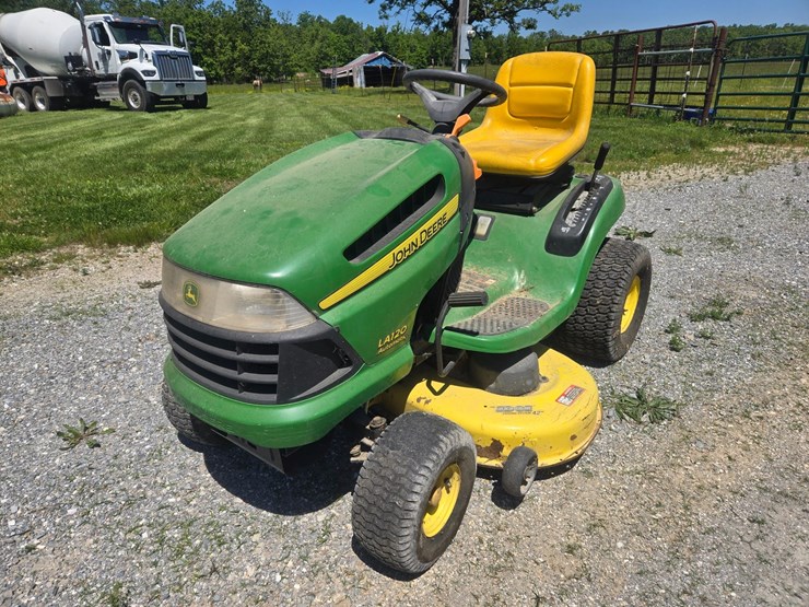 john-deere-la120-image-1
