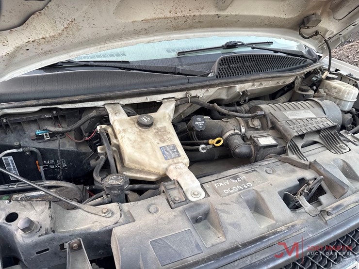2018-chevrolet-3500-image-10