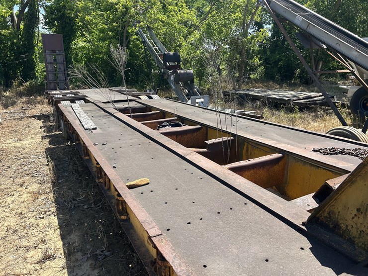 lowboy-tri-axle-trailer-image-2