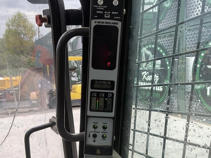 2018-new-holland-c232-image-17