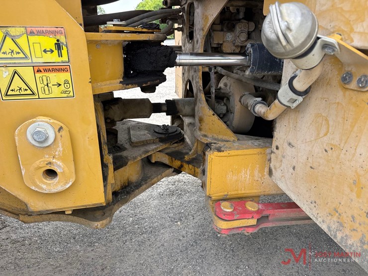 2013-caterpillar-950k-image-15