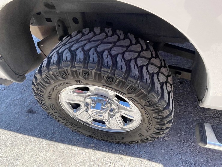 2016-dodge-2500-image-11