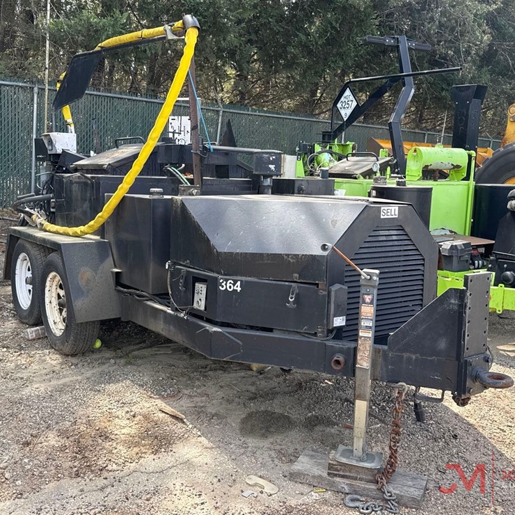 2002 GARLOCK/CIMLINE TRAILER CRACKFILL MACHINE