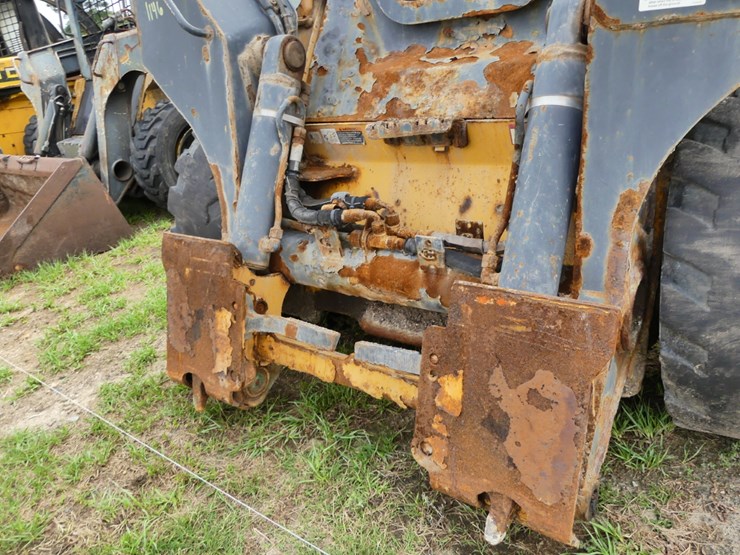 deere-332g-image-10
