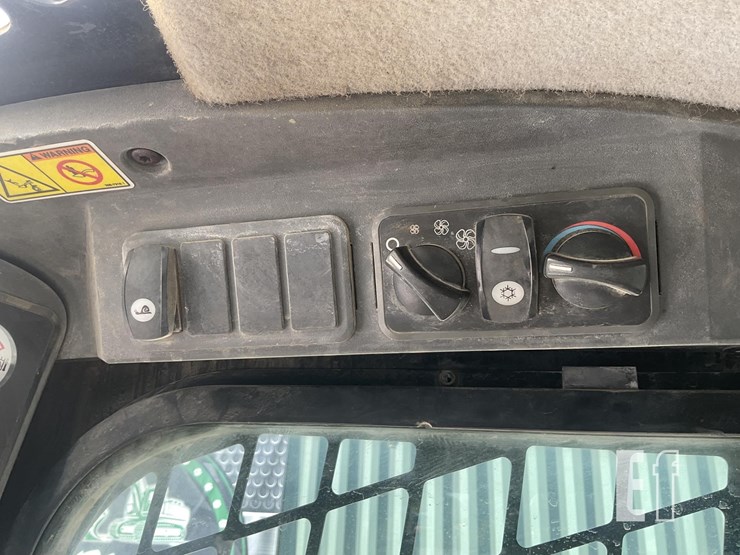 2012-caterpillar-289c2-image-15