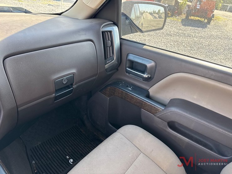 2017-chevrolet-1500-image-32