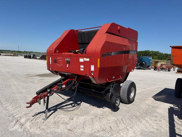 case-ih-rbx562-image-1