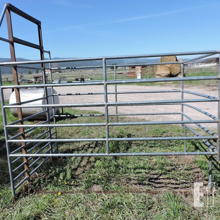 SLIDE-IN LIVESTOCK HAULING RACK, FITS 8’ PICKUP BE