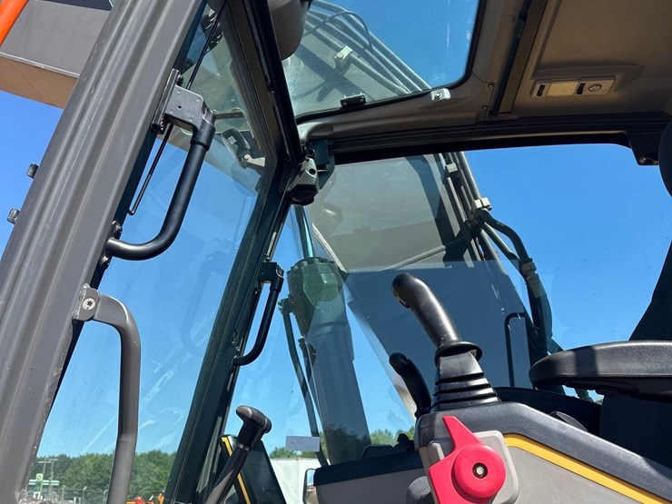 2021-volvo-ec140el-image-33