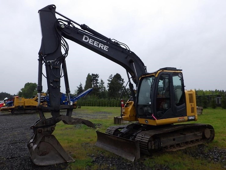 deere-135g-image-1