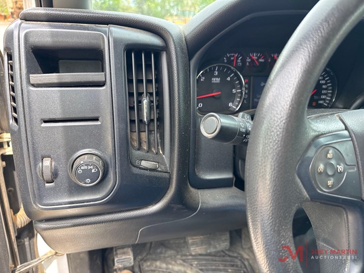 2017-chevrolet-silverado-1500-image-34