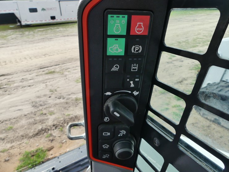 2024-bobcat-t86-image-17